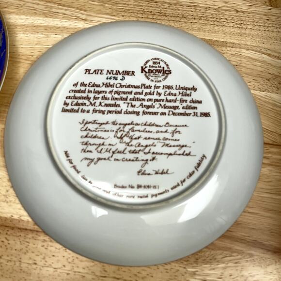 Set Of 2 Edwin M. Knowles 1985 Decorative Christmas Plates - Picture 4 of 8